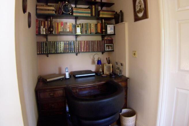 Landing/office area