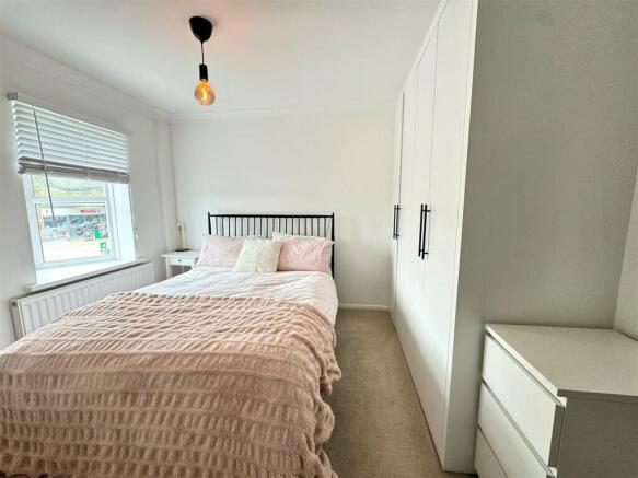 Bedroom 1.jpg