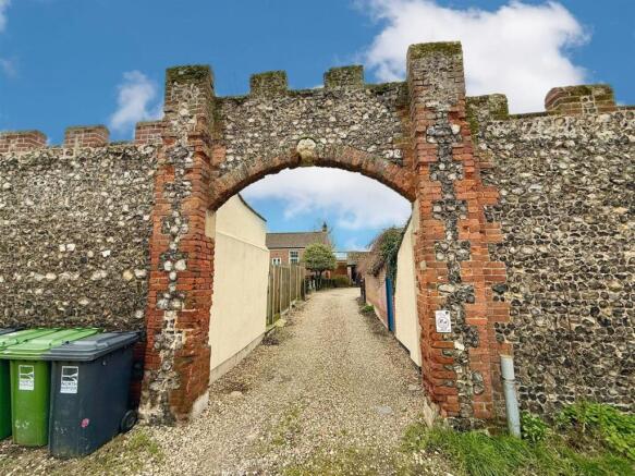 Listed archway access