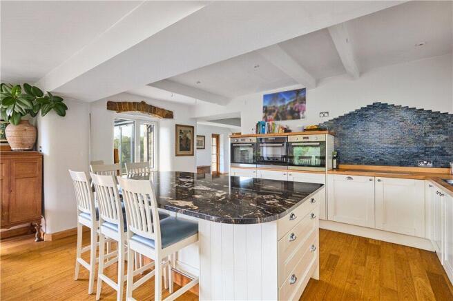 4 bed Detached for sale Image 6
