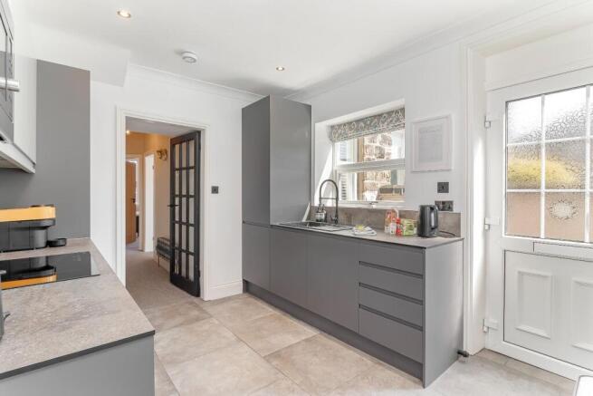 1 bed House for sale Image 3