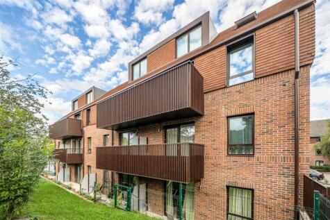 Grovelands Road, Reading, Berkshire