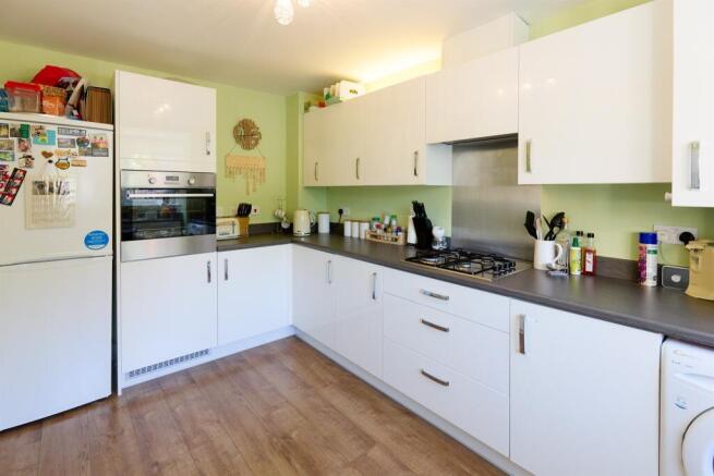 4 bed Semi-Detached for sale Image 4