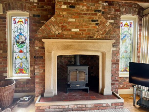 fireplaceinthehall.png