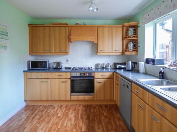 Kitchen/Breakfast...