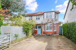 21 Wykeham House, Chequers Lane, Tadworth KT20 7SF