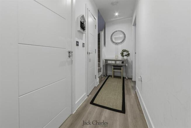 159b Pembury Road-2.jpg