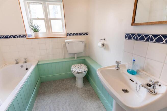 2 bed Apartment for sale Image 8