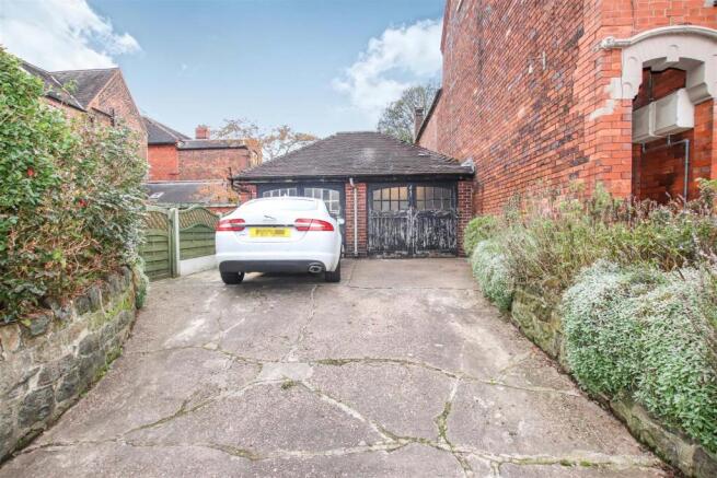 GARAGE