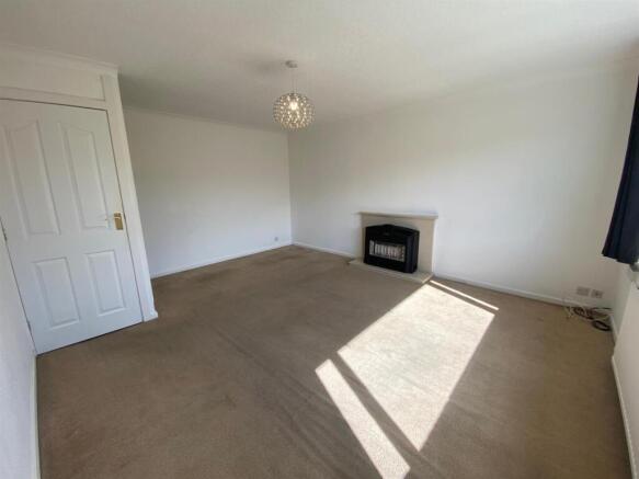 2 bed Semi-Detached Bungalow for sale Image 6