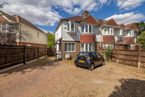 Elmwood Drive, Epsom, Surrey, KT17