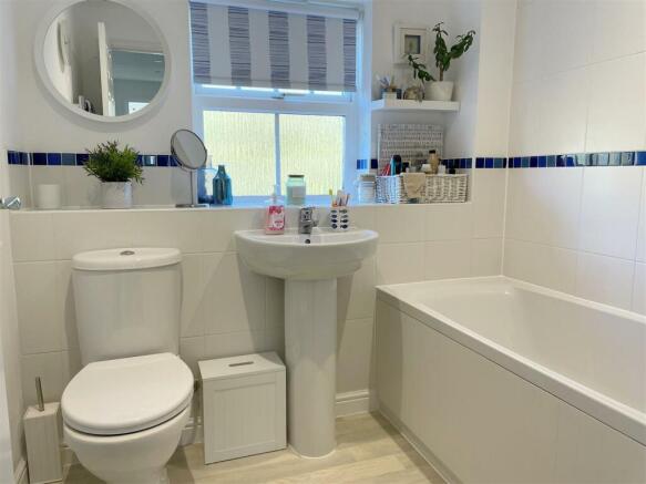 Bathroom 1.JPG