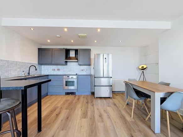 Kitchen / Dining Area