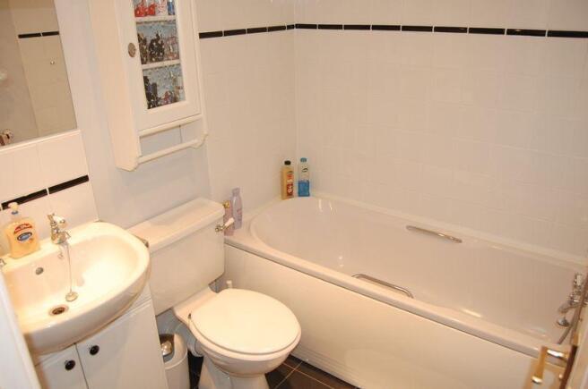 frnot bed ensuite