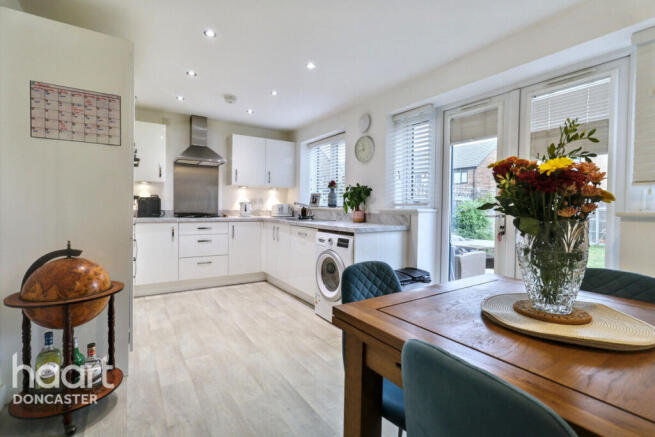 3 bed Semi-Detached for sale Image 10