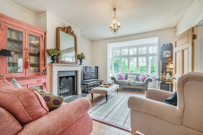 8571782-interior01.jpg