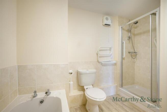 8703872-interior12.jpg