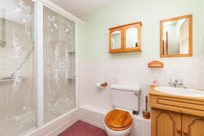 En-suite Shower R...