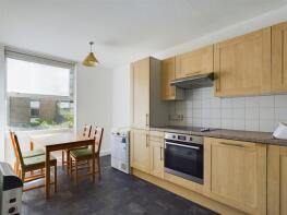 16, 50 Kite House, Meyrick Road, London SW11 2NJ