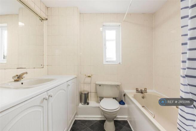 Upstairs Bathroom 
