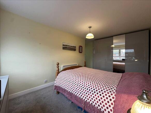 2 bed Flat for sale Image 12