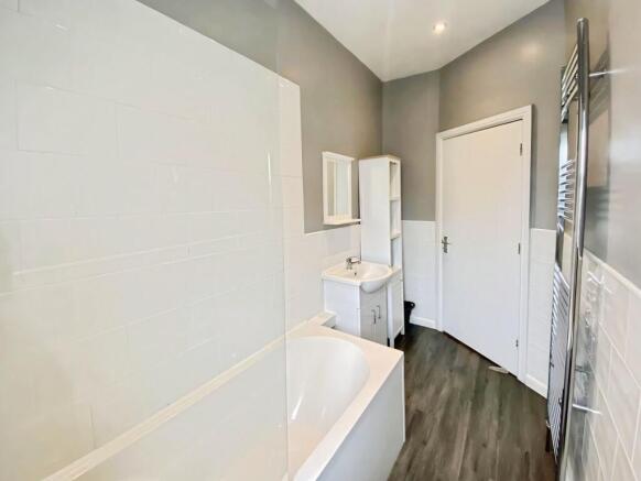 2 bed Flat to rent Image 7