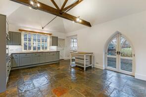 Kennel Lodge, Shendish Drive Leading From London Road, Shendish, Hemel Hempstead HP3 0AB