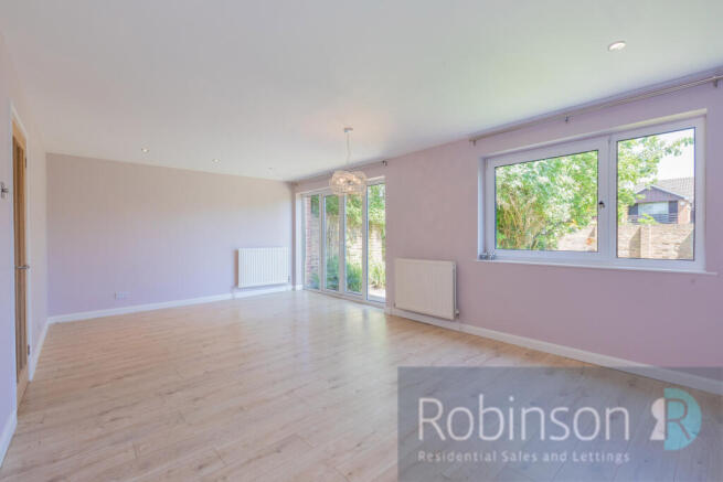 17 Lambourne Drive-13