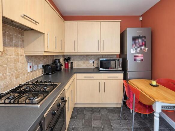 Kitchen 1.jpg
