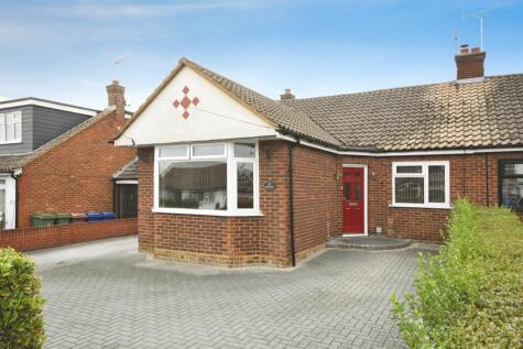 Thames Crescent, Corringham, Stanford-Le-Hope