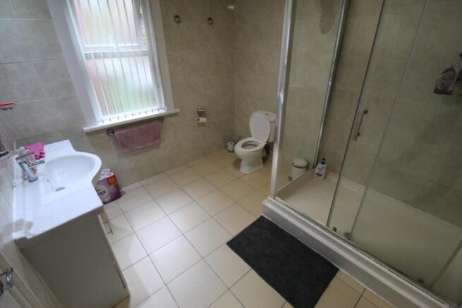 9 bed Semi-Detached to rent Image 11