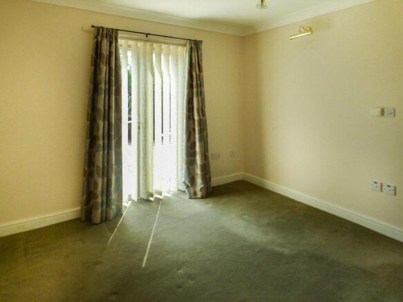 Bedroom/Dining Room