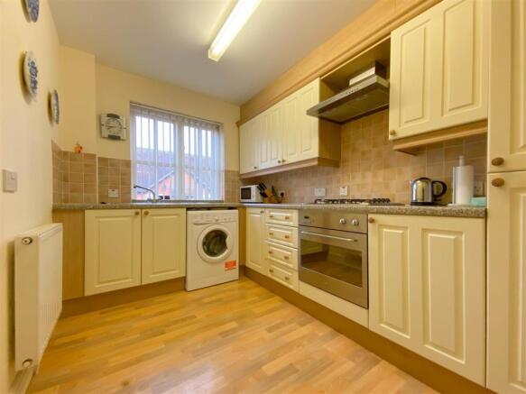 Kitchen E.JPG