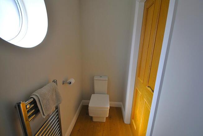 4 bed Detached for sale Image 11