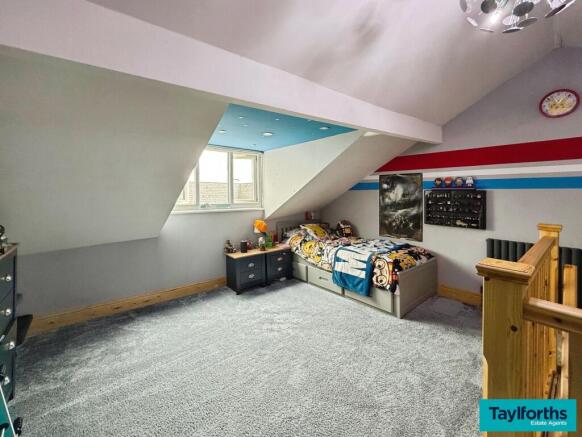 4 bed Terraced for sale Image 10