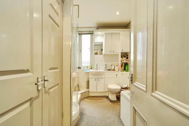 2 bed Flat for sale Image 10