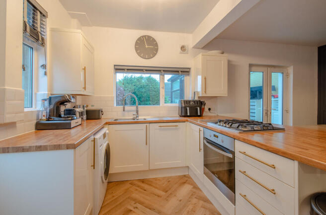 3 bed Semi-Detached for sale Image 7