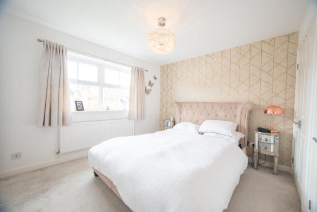 4 bed Detached to rent Image 11