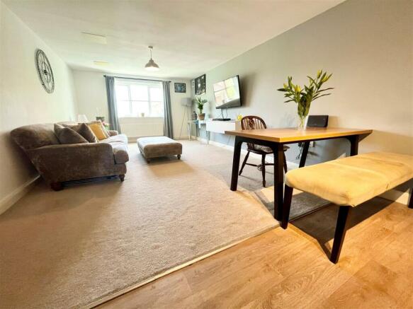 Kitchen/ Living Room
