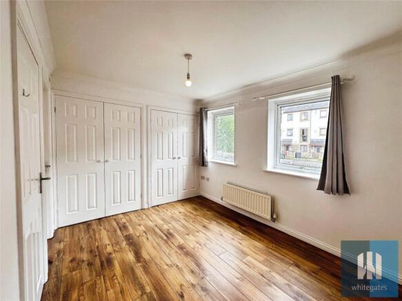 4 bed Town House for sale Image 9