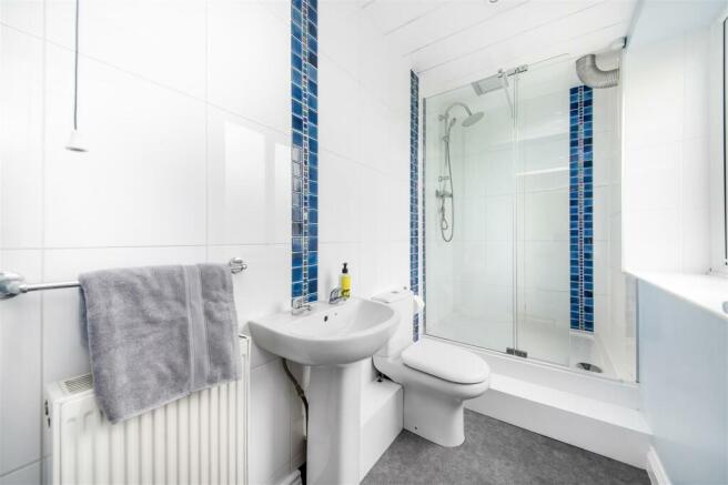 SHOWER ROOM (1).jpg