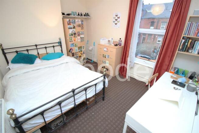 3 bed House to rent Image 8