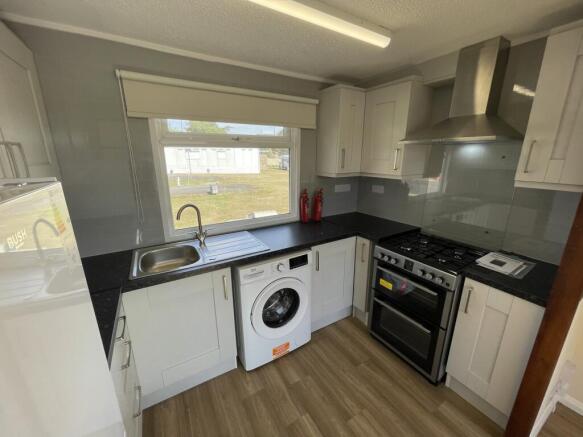 2 bed Detached to rent Image 5