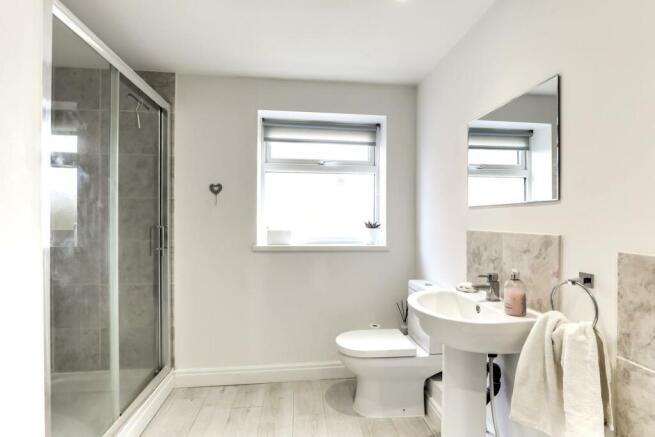 Luxury Bath/Shower Room