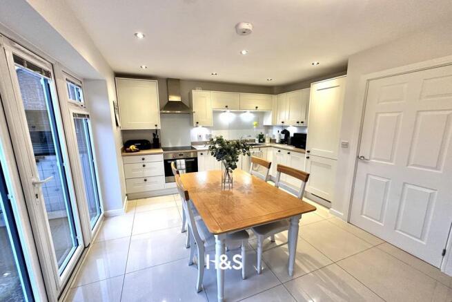 11 Dewberry - kitchen diner.jpg