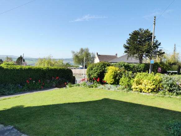 3 bed Semi-Detached for sale Image 4