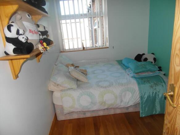 BEDROOM 2