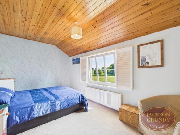Crescent Lodge