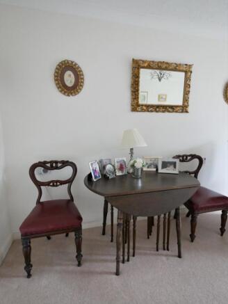 Lounge/Dining Room