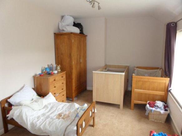 BEDROOM 2